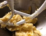 Foto langkah ke 1 dari resep Butter Cookies.
