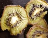 A picture of step 2 of My Dried Kiwi. ❤.
