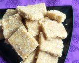 खोबरा चिक्की (khobra chikki recipe in marathi) रेसिपी स्टेप 3 फोटो 