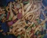 Foto langkah ke 6 dari resep Kwetiaw Goreng.