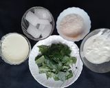 A picture of step 1 of Betel Leaf Lassi (পান পান্না).