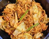 รูปขั้นตอนการทำที่ 6 ของ ผัดยากิโซบะไก่