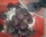 Foto langkah ke 5 dari resep Klepon ubi ungu.