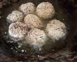 Foto langkah ke 5 dari resep Bola-Bola Pisang Coklat.