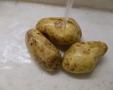Foto del paso 1 de la receta: Papas achatadas gratinadas