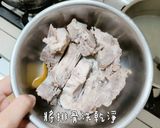 金針排骨湯的食譜步驟1照片