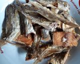 Foto langkah ke 1 dari resep Ikan Asin Sambal Pedas.
