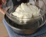A picture of step 7 of Quarter Cream Cheese Bun.