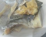 Foto langkah ke 1 dari resep Sambal goreng ikan asin.