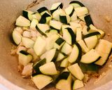 A picture of step 5 of Zucchini Chicken Pesto Pasta.