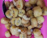 Foto langkah ke 1 dari resep Pisang Bolen Bandung.