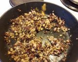 A picture of step 5 of Pasta with vegetarian PastaSauce. Made of kidneybeans and homemade tomatosauce.