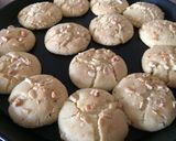 A picture of step 6 of Delicious homemade cashew nuts cookies.