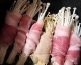 Foto langkah ke 1 dari resep Enoki bacon roll.