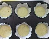 A picture of step 4 of Pea and garden mint mini cupcakes.