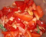 Foto del paso 5 de la receta: Pan casero de tomate y pimientos. Rápido y fácil