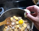 A picture of step 3 of Shirmp and Fish Ball Misua Soup.