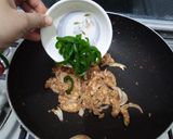 A picture of step 4 of Chicken Roll With Liquid Dough.