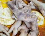 Foto langkah ke 3 dari resep Telur Ceplok dan Ceker Bakar Bumbu Jimbaran.