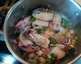Foto del paso 1 de la receta: Calamares con guisantes