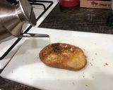 Foto del paso 2 de la receta: Tostada de Bacalao semisalado con lámina de ajo y aceite VIDALIM