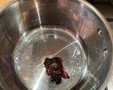 A picture of step 1 of Sticky caramelised onion sauce.