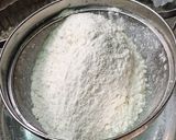 A picture of step 2 of Surprise heart cake.