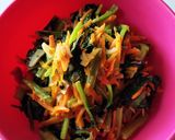 Foto langkah ke 3 dari resep Oseng sawo (sawi wortel).