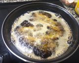 Foto del paso 3 de la receta: Xoubas (sardinillas) fritas en harina de maíz
