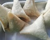 A picture of step 6 of Beef samosas.