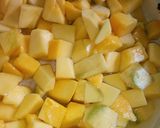 Foto langkah ke 1 dari resep Asinan mangga.