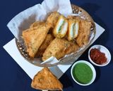 A picture of step 6 of Bread pakoda.