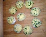A picture of step 4 of Methi paratha/Thepla.