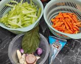 Foto langkah ke 1 dari resep Sayur Labu Siam Wortel Kuah Santan.
