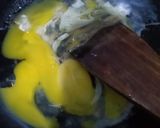 Foto langkah ke 2 dari resep Orak arik macaroni telur praktis(klo anak susah makan).