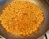 Foto del passaggio 2 della ricetta Spaghetti allo Zafferano e Crema di Ceci con Speck Croccante
