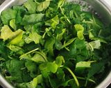 Hình bước làm 2 của món Canh Rau Nấu Tôm Cho Bé