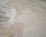 Foto del passaggio 4 della ricetta Torta di pavesini al cacao con crema al cocco