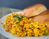 अंडा भुर्जी (anda bhurji recipe in marathi) रेसिपी स्टेप 2 फोटो