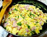 Pas rețetă Scrumbled eggs with ham&cheese(omleta cu șunca și brânză telemea 1 fotografie
