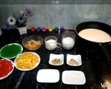 A picture of step 2 of Mango custard trifle.