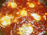 Trứng chần sauce cà chua bước làm 2 hình