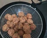 Foto langkah ke 3 dari resep Bola Bola Daging Cabe Gendot.