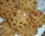 A picture of step 7 of Rose Cookies.