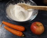 Foto del paso 1 de la receta: Pastel de manzana y zanahorias