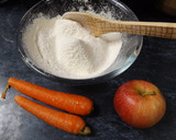 Foto del paso 1 de la receta: Pastel de manzana y zanahorias