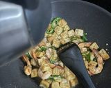 Foto langkah ke 3 dari resep Tahu Dan Udang Tumis Cabe Hijau.