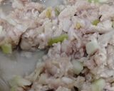 Foto langkah ke 2 dari resep Ayam Cincang Kecap Labu Siam.