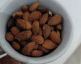 Foto langkah ke 1 dari resep Almond Milk No Sugar (DIET).