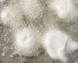 A picture of step 4 of Dahi wada.